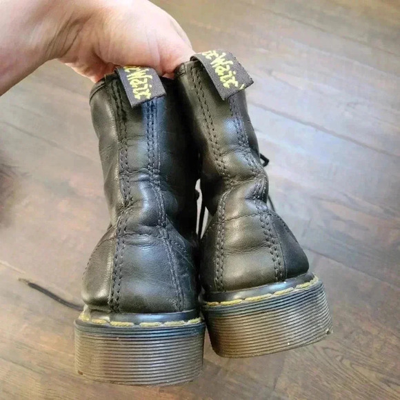 Vintage Dr Martens 8 Eye Boots Size 6 US 4 UK Made in England Black - Picture 4 of 10